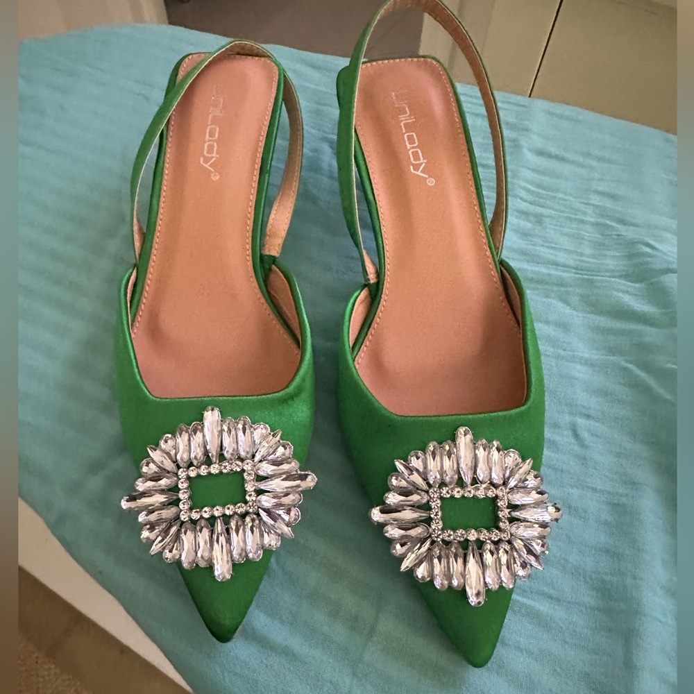 Gorgeous sling back